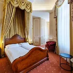 فندق Chateau Cihelny كارلوفي فاري