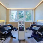 Chateau Cihelny فندق 4*