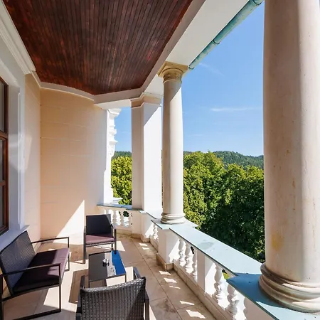 Chateau Cihelny Hotel 4*