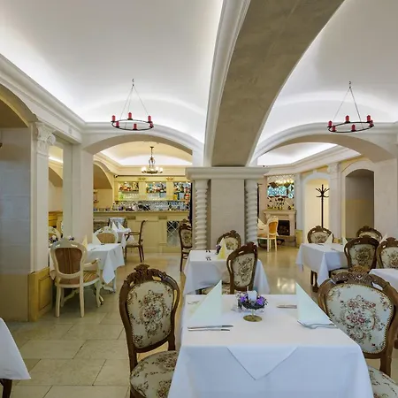 Chateau Cihelny 4*