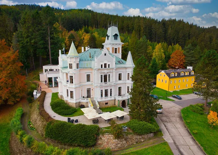 Chateau Cihelny Hotel