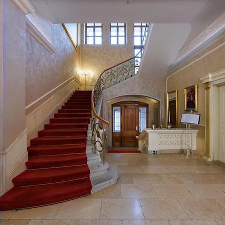 호텔 Chateau Cihelny 카를로비바리