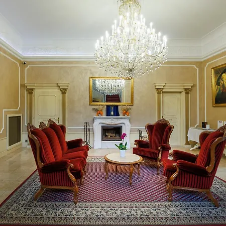 Chateau Cihelny 4*