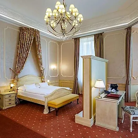 Chateau Cihelny 4*
