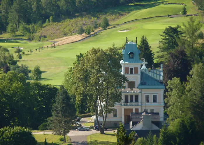 Chateau Cihelny 4*